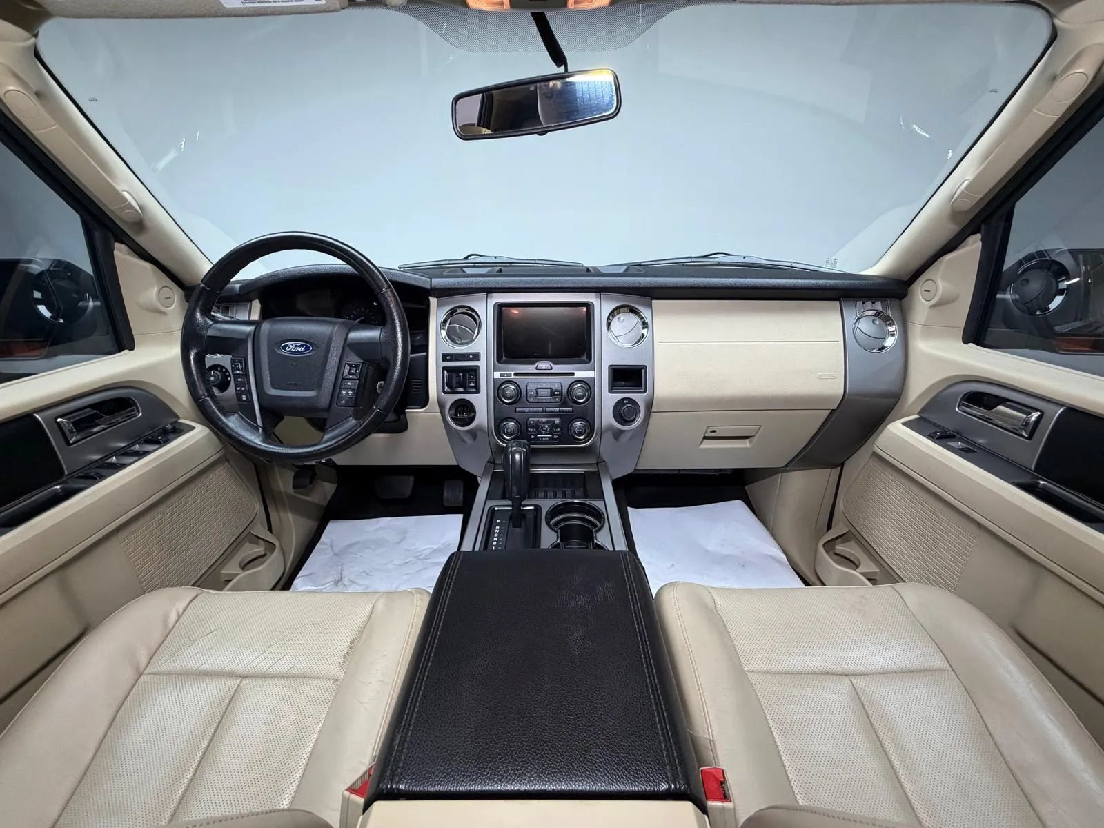 Used 2017 Ford Expedition XLT w/ Equipment Group 202A RWD image 26
