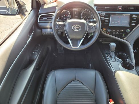 Used 2018 Toyota Camry SE image 12