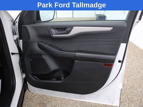 Used 2022 Ford Escape SE w/ Cold Weather Package AWD/4WD image 19