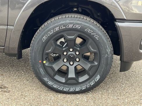 New 2026 RAM 1500 4x4 Crew Cab image 5