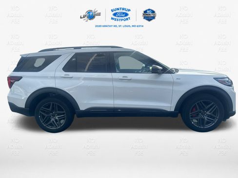 Used 2025 Ford Explorer ST-Line w/ ST-Line Street Pack AWD/4WD image 4