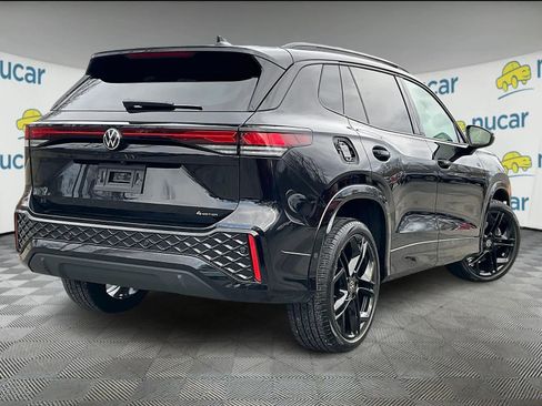 Certified 2025 Volkswagen Tiguan SE R-Line image 7