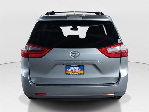 Used 2020 Toyota Sienna LE image 6