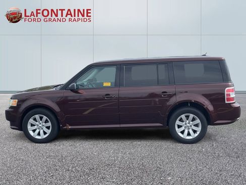 Used 2010 Ford Flex SE FWD image 4