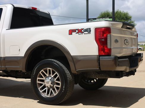 Used 2017 Ford F250 King Ranch w/ King Ranch Ultimate Package AWD/4WD image 5