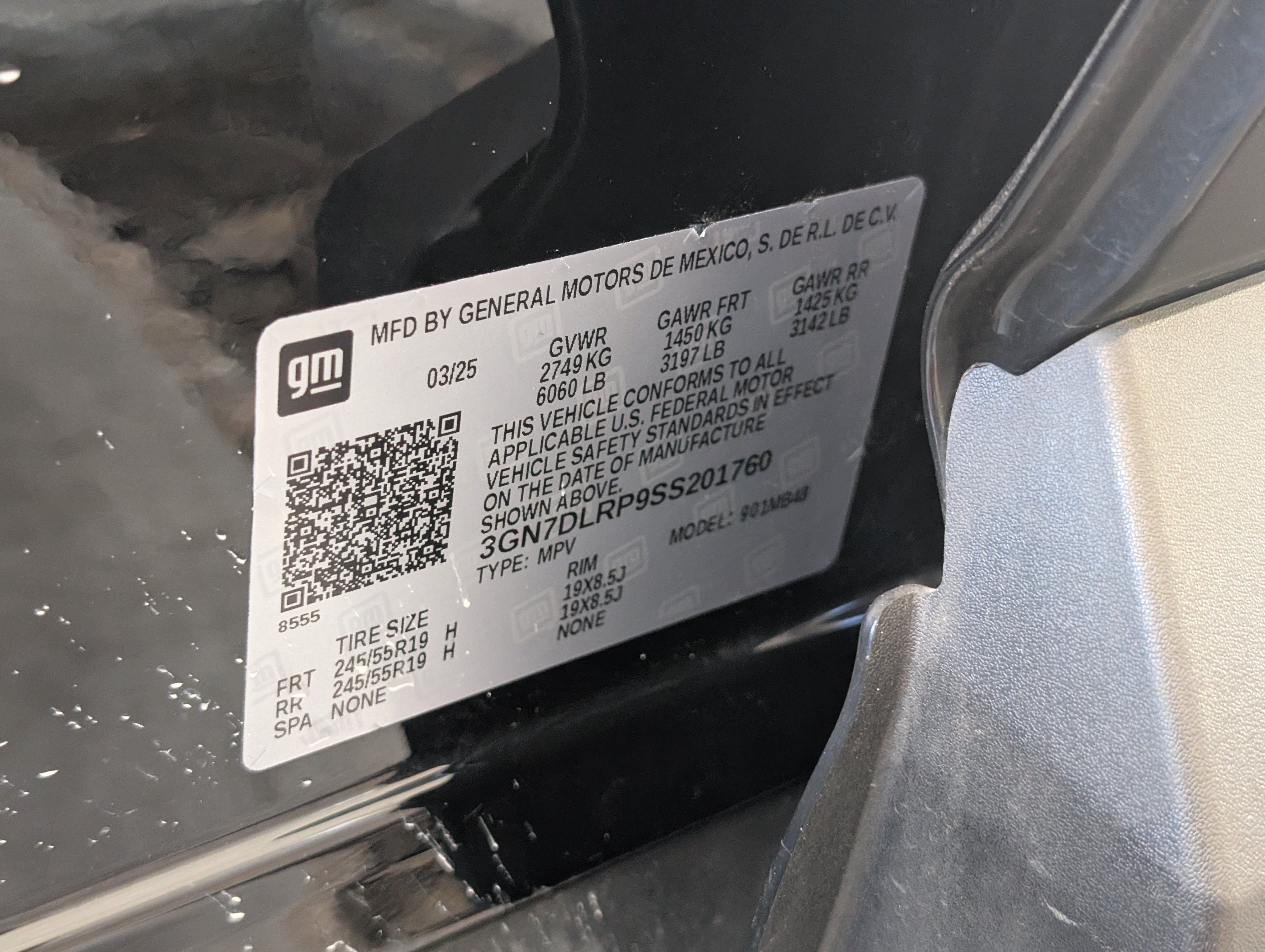 Used 2025 Chevrolet Equinox EV LT FWD image 34