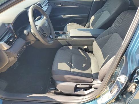Used 2025 Toyota Camry LE image 5