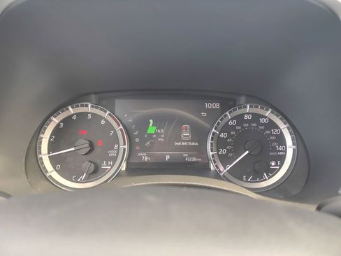 Used 2023 Toyota Highlander XLE AWD/4WD image 6