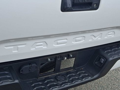 Certified 2022 Toyota Tacoma SR image 25