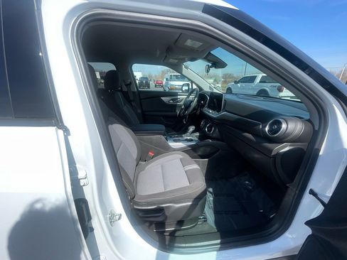 Used 2025 Chevrolet Blazer LT FWD image 27
