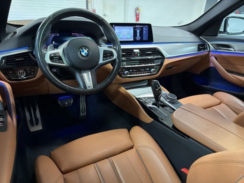 Used 2020 BMW 530i w/ M Sport Package RWD image 27