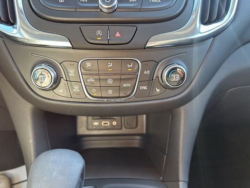 Used 2024 Chevrolet Equinox LT image 23