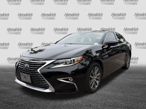 Used 2017 Lexus ES 300h w/ Luxury Package FWD image 5