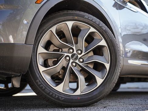 Used 2023 Lincoln Nautilus Reserve w/ Equipment Group 201A image 19