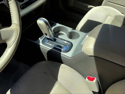 Used 2010 Ford Edge SEL image 17