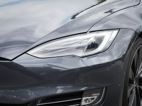 Used 2020 Tesla Model S Long Range AWD/4WD image 6