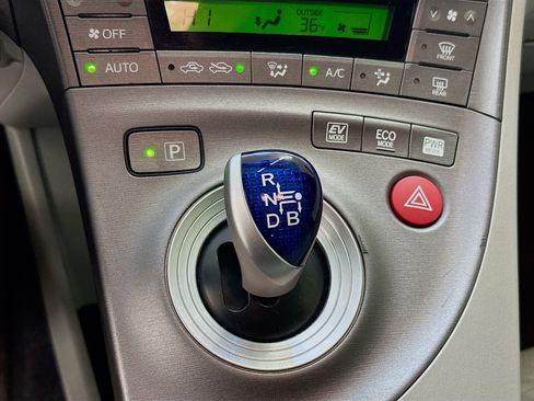 Used 2012 Toyota Prius Three image 25