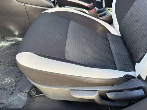 Used 2022 Nissan Versa SV image 22