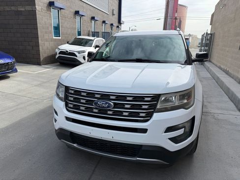 Used 2016 Ford Explorer XLT w/ Equipment Group 201A image 10