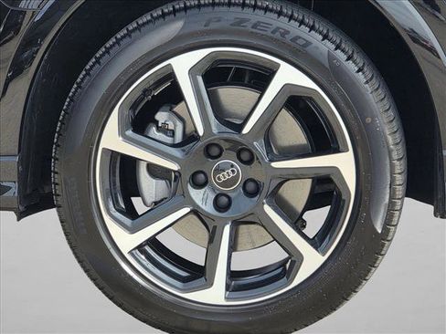 Certified 2025 Audi Q3 2.0T Premium Plus w/ Premium Plus Package image 9