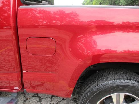 Used 2017 Chevrolet Colorado LT w/ LT Convenience Package RWD image 17