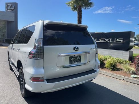 Certified 2023 Lexus GX 460 Premium w/ Premium Package AWD/4WD image 3