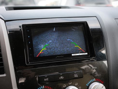 Used 2012 Toyota Tundra 4x4 Double Cab image 22