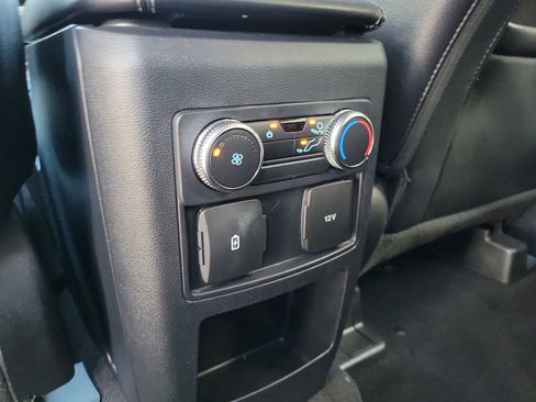 Used 2021 Ford Explorer XLT w/ Equipment Group 202A RWD image 12