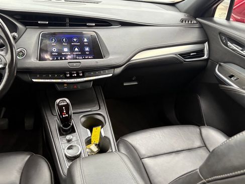 Used 2021 Cadillac XT4 Premium Luxury FWD image 15