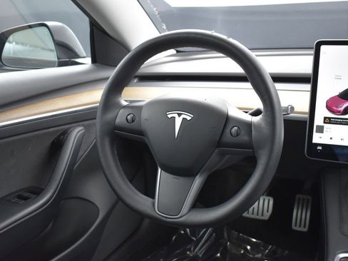 Used 2021 Tesla Model 3 Performance image 15