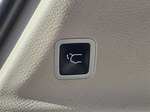 Used 2020 Chrysler Pacifica Limited image 14