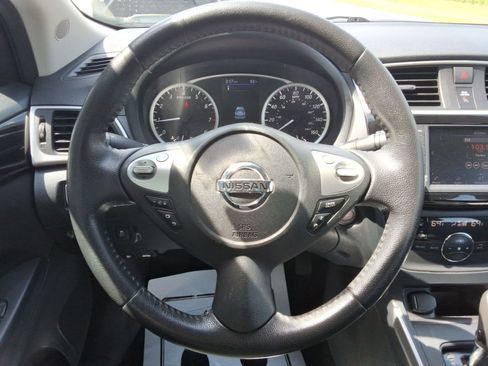 Used 2019 Nissan Sentra SV FWD image 11