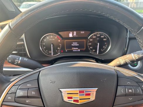 Used 2020 Cadillac XT5 Premium Luxury AWD/4WD image 11