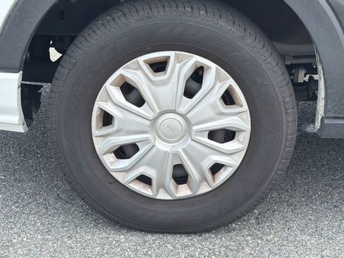 Used 2024 Ford Transit 350 XLT RWD image 11