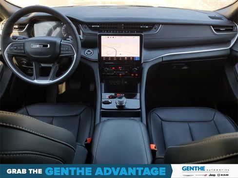 Certified 2024 Jeep Grand Cherokee Limited image 25