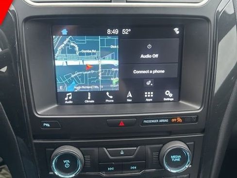 Used 2018 Ford Explorer XLT w/ Equipment Group 202A image 8