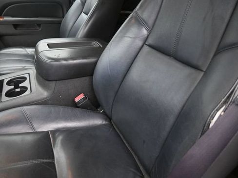Used 2010 GMC Yukon XL SLT AWD/4WD image 17