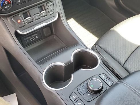 Used 2020 GMC Terrain SLT w/ Preferred Package image 19