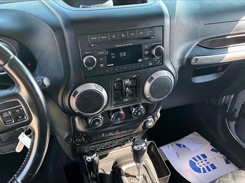 Used 2015 Jeep Wrangler Unlimited Sport w/ Quick Order Package 24S AWD/4WD image 6