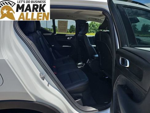 Used 2023 Volvo XC40 B4 Ultimate FWD image 27