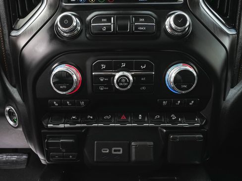 Used 2022 GMC Sierra 1500 AT4 w/ AT4 Premium Package AWD/4WD image 27