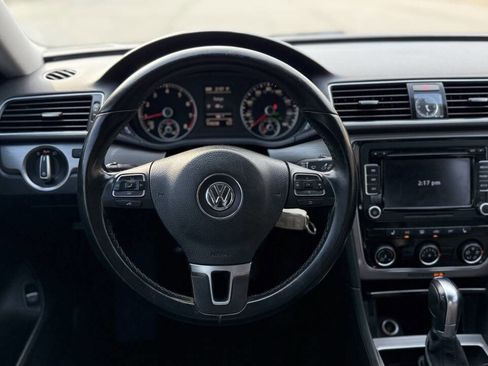 Used 2014 Volkswagen Passat 1.8T SE image 18