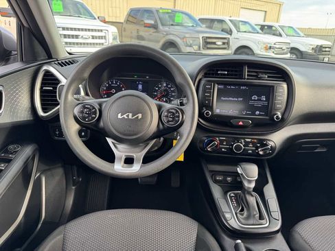 Used 2022 Kia Soul LX w/ Technology Package image 25