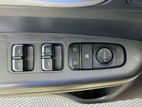 Used 2020 Kia Sportage LX FWD image 19
