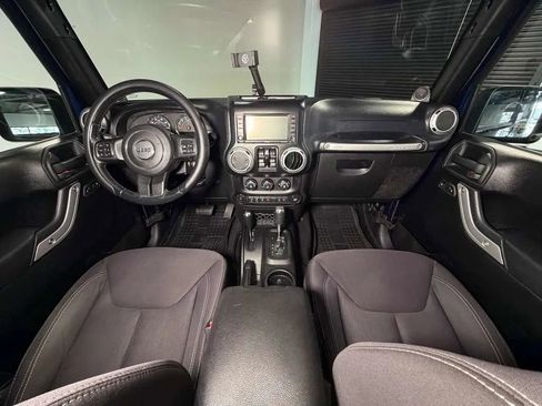 Used 2013 Jeep Wrangler Unlimited Rubicon w/ Connectivity Group AWD/4WD image 22
