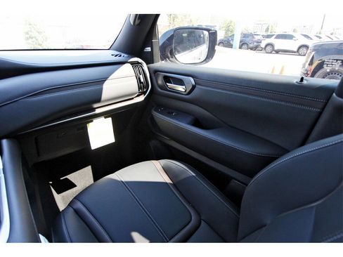 New 2026 Nissan Armada SL w/ Captain's Chari Seat Package image 8