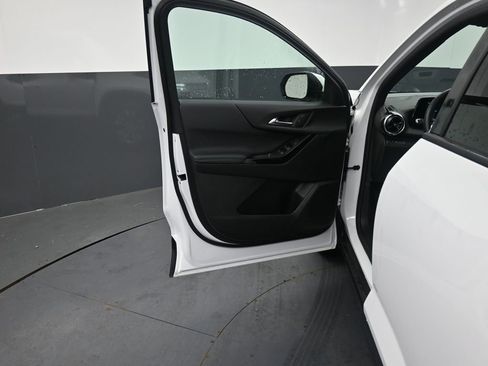 Used 2025 Chevrolet Equinox LT image 24