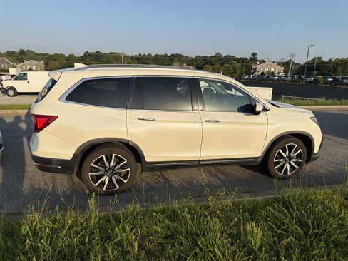 Used 2019 Honda Pilot Touring image 12