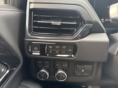 Used 2025 GMC Yukon AT4 Ultimate w/ LPO, Floor Liner Package AWD/4WD image 24