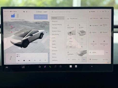 Used 2024 Tesla Cybertruck AWD Crew Cab image 28